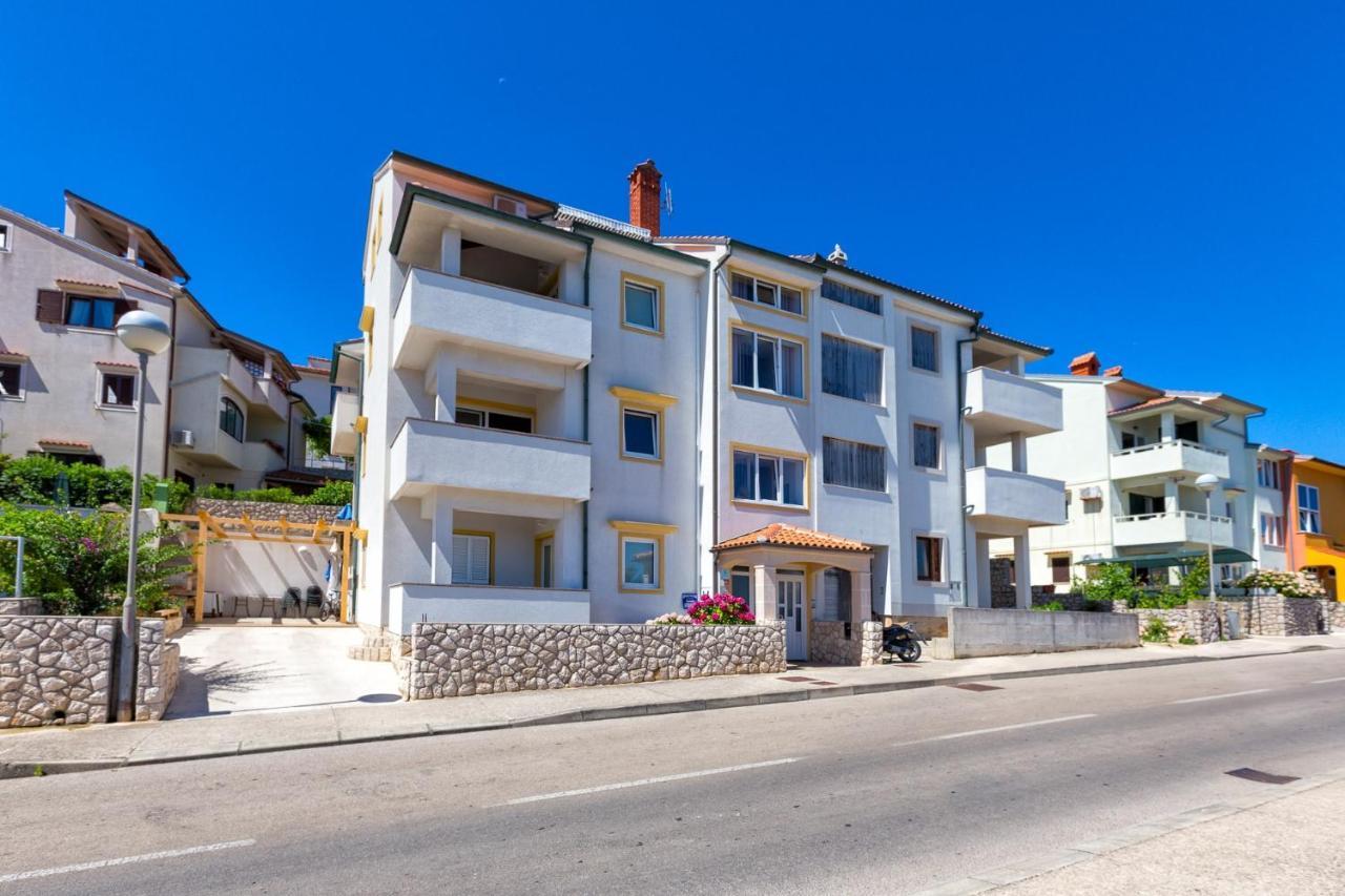 Apartments With A Parking Space Мали-Лошинь Экстерьер фото