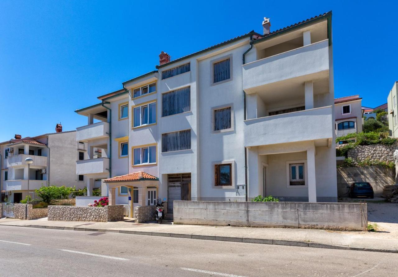 Apartments With A Parking Space Мали-Лошинь Экстерьер фото